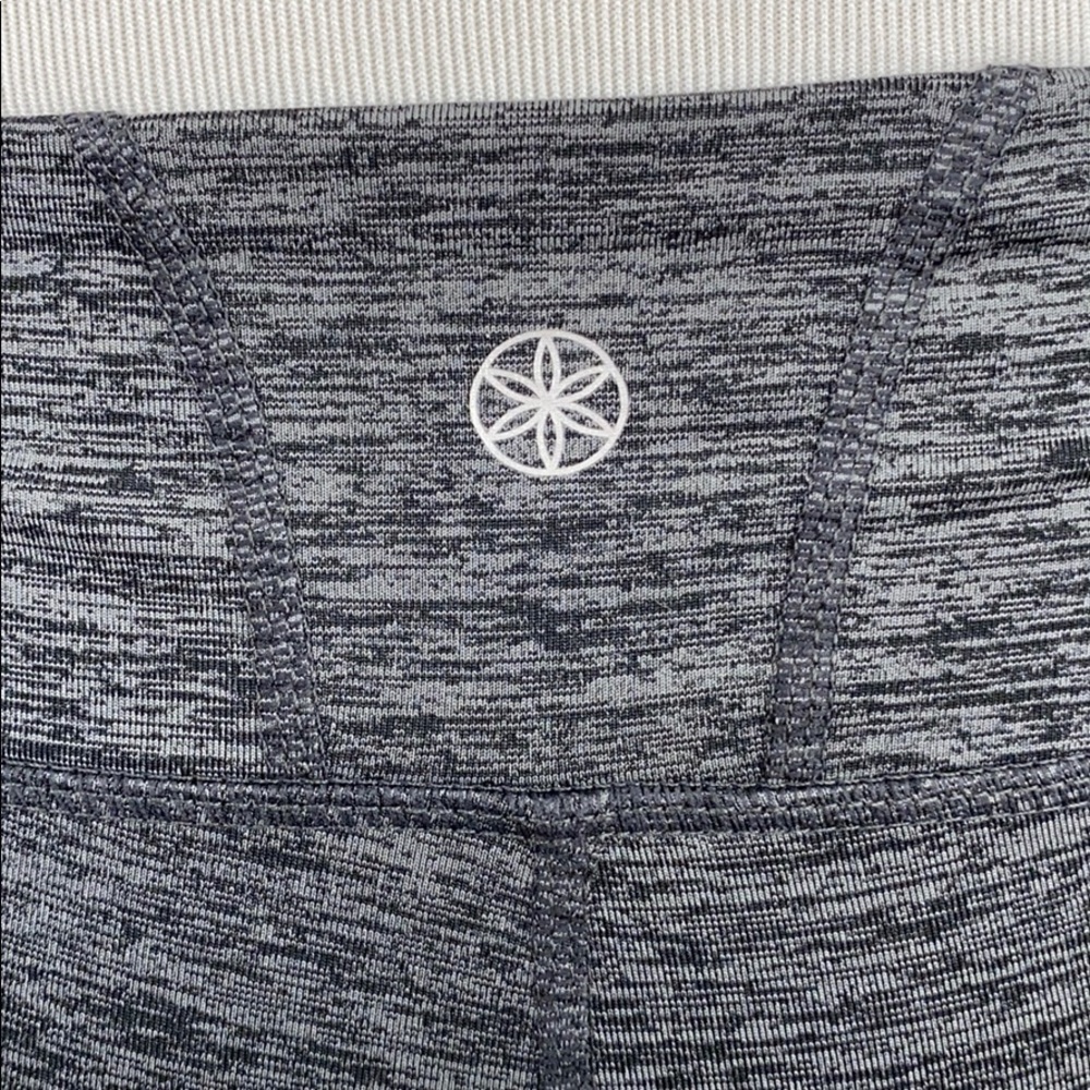 GAIAM Marled Gray Rouched Leg Cropped Leggings - Picture 7 of 16